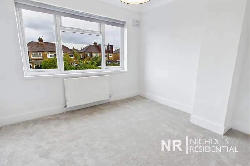 Cedarcroft Road, Chessington, KT9, photo 11