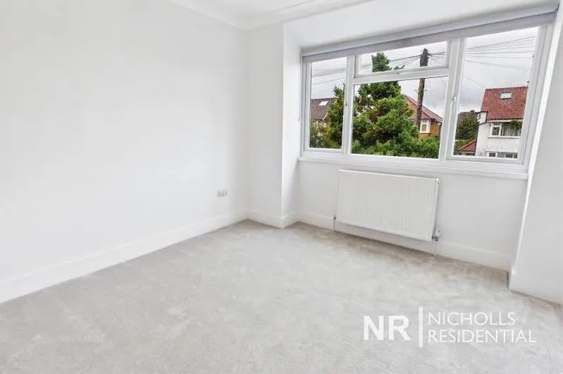 Cedarcroft Road, Chessington, KT9, photo 13