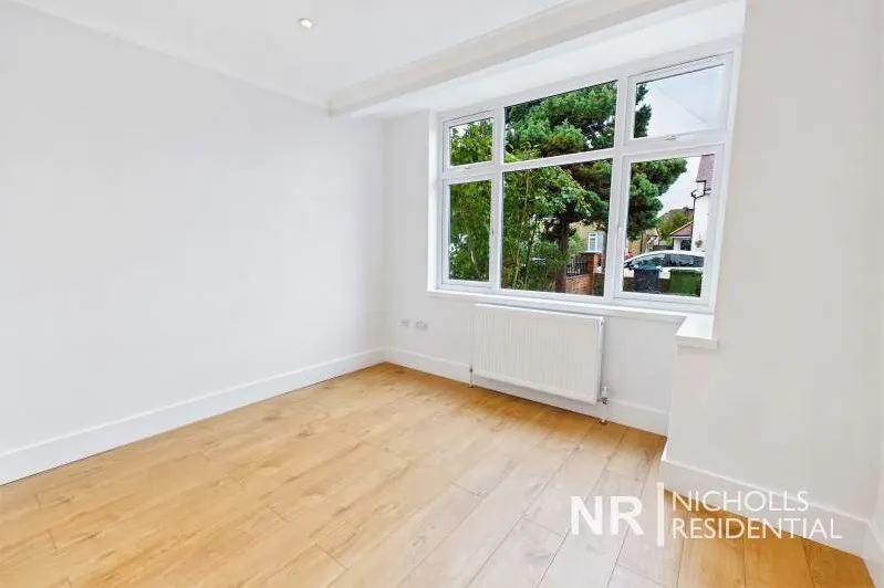 Cedarcroft Road, Chessington, KT9, photo 7