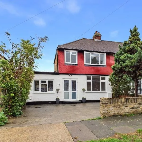 Cedarcroft Road, Chessington, KT9, photo 19