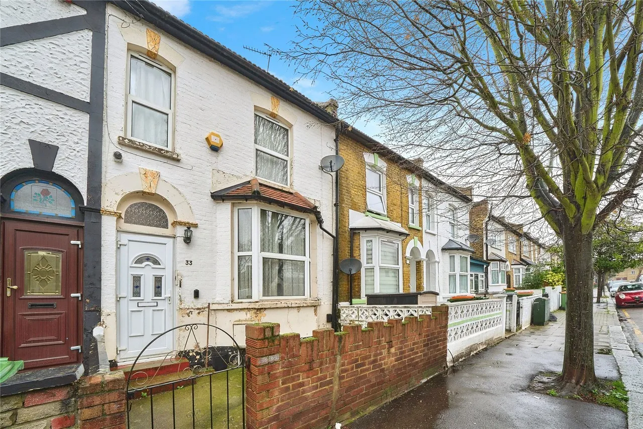 3 bed house for sale — West Road, London, E15