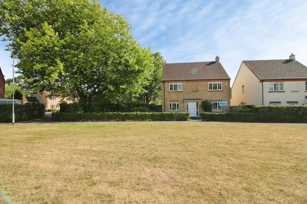 Augustus Walk, Caistor, LN7, photo 14