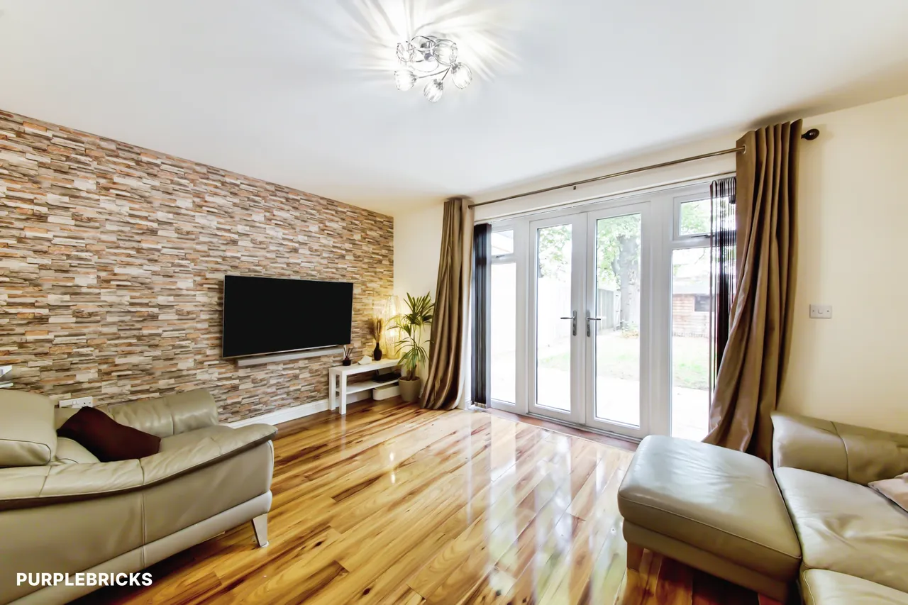 4 bed house for sale, Stephen Jewers Gardens, Barking, IG11