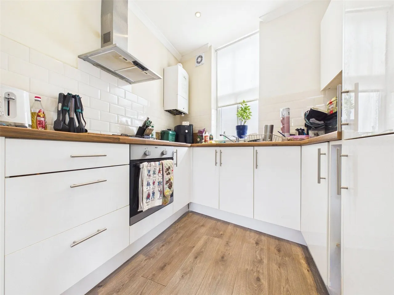 Tudor Road, Hampton, TW12, photo 2