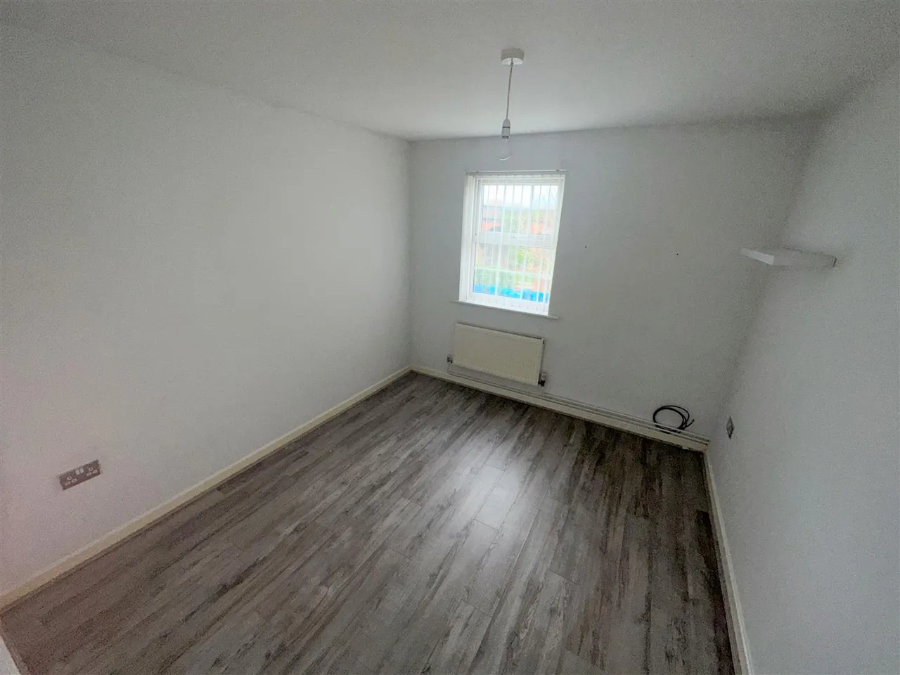 Francine Close, Liverpool, L3, photo 4