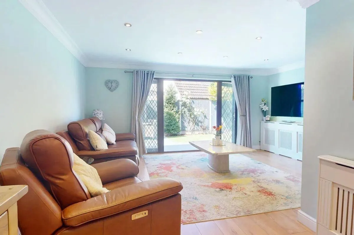 Church Park Road, Pitsea, SS13, photo 12