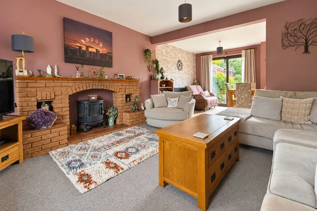 The Parkway, Shelfield, WS4, photo 5