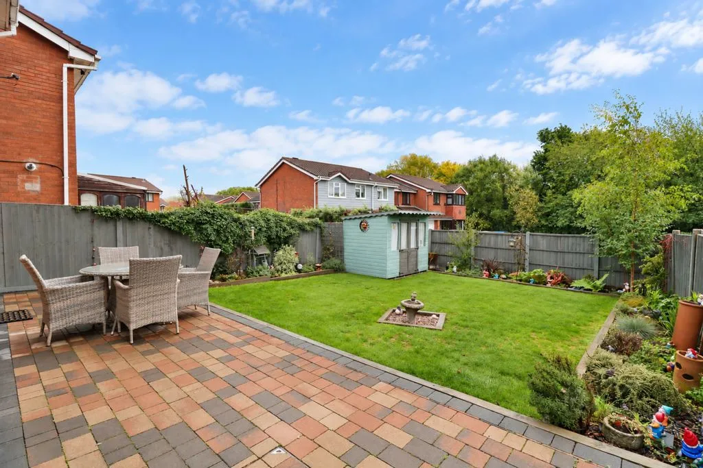 The Parkway, Shelfield, WS4, photo 4
