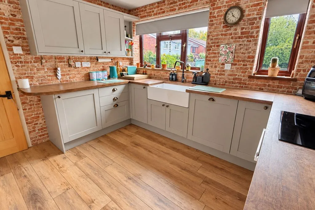 The Parkway, Shelfield, WS4, photo 6