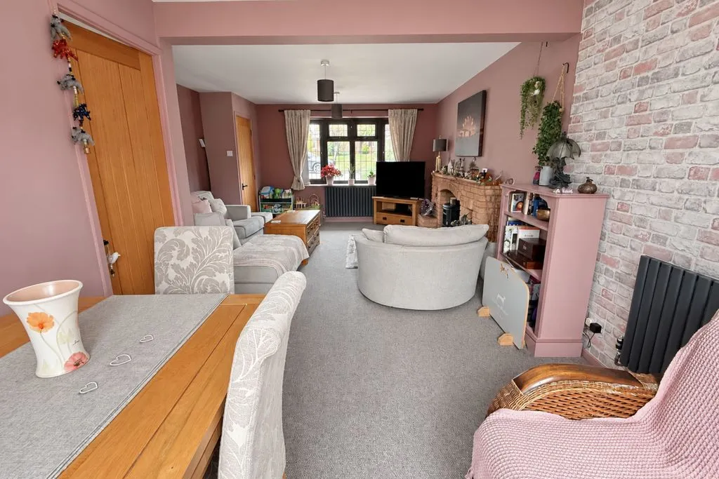 The Parkway, Shelfield, WS4, photo 7