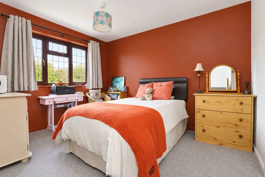 The Parkway, Shelfield, WS4, photo 11