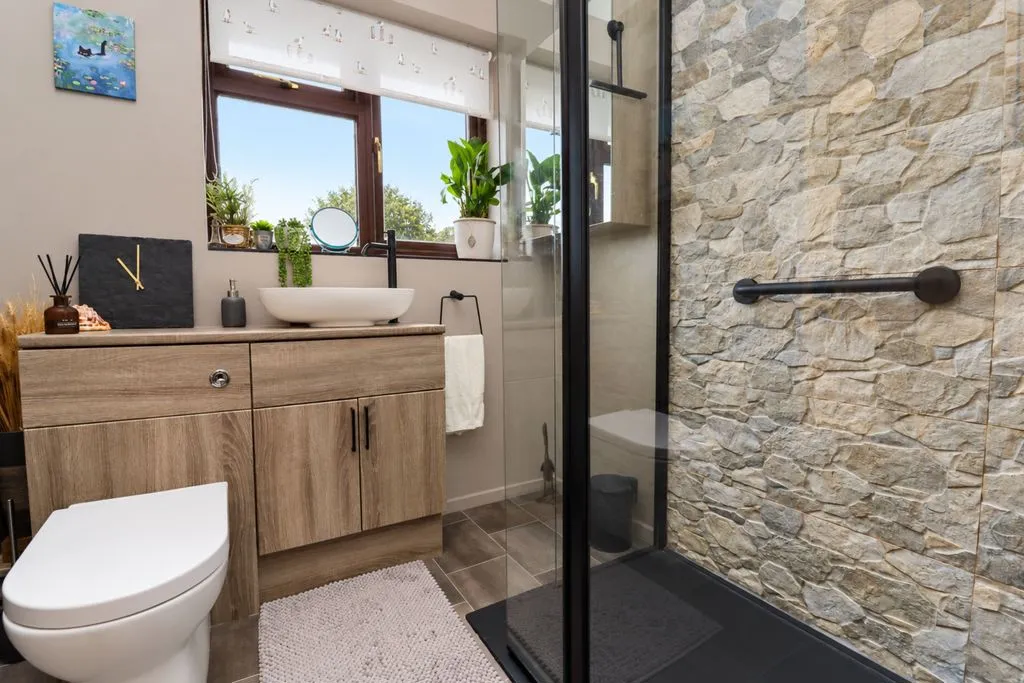 The Parkway, Shelfield, WS4, photo 10