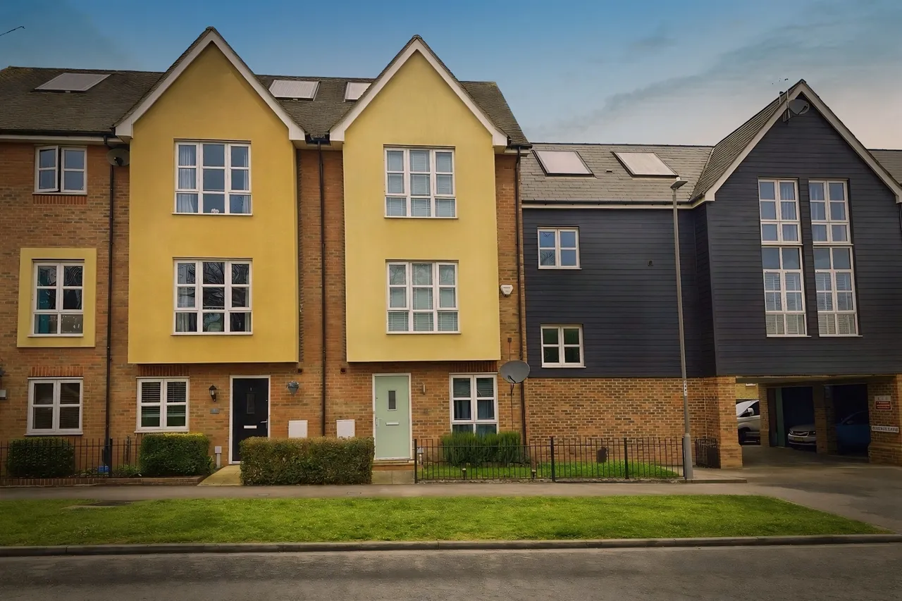 4 bed house for sale — Stadium Approach, Aylesbury