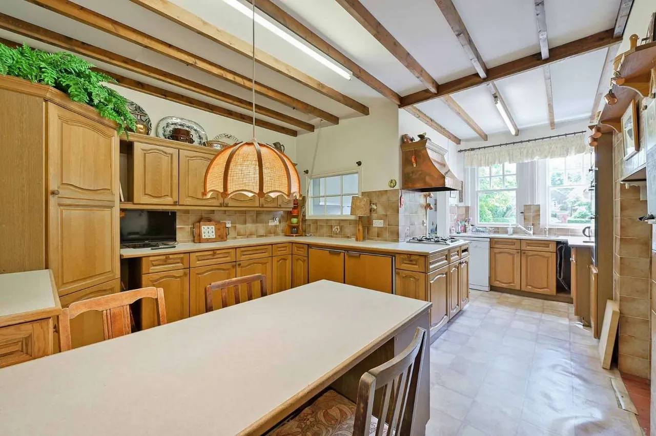 Lower Cookham Road, Maidenhead, Berkshire, SL6 8JU, photo 11