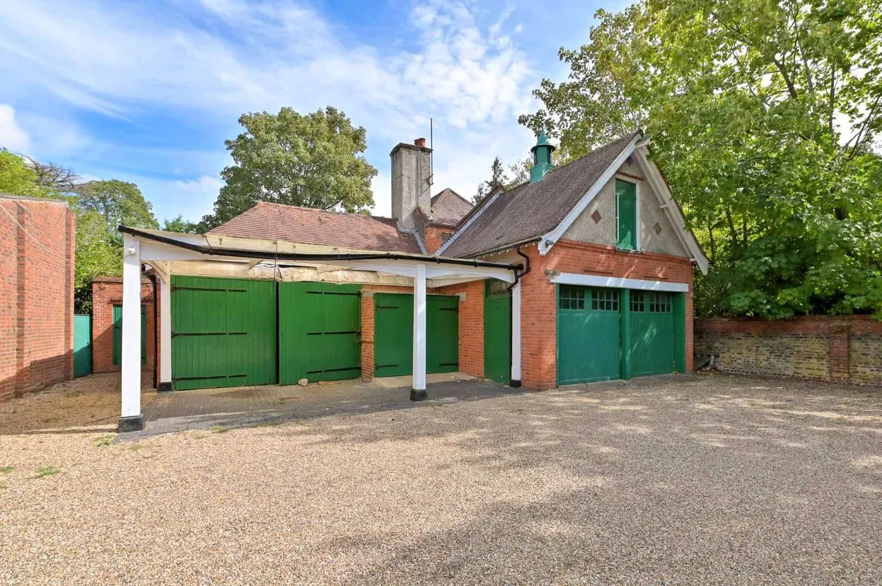 Lower Cookham Road, Maidenhead, Berkshire, SL6 8JU, photo 9