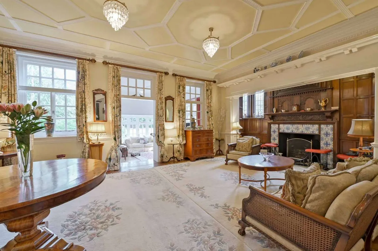 Lower Cookham Road, Maidenhead, Berkshire, SL6 8JU, photo 2