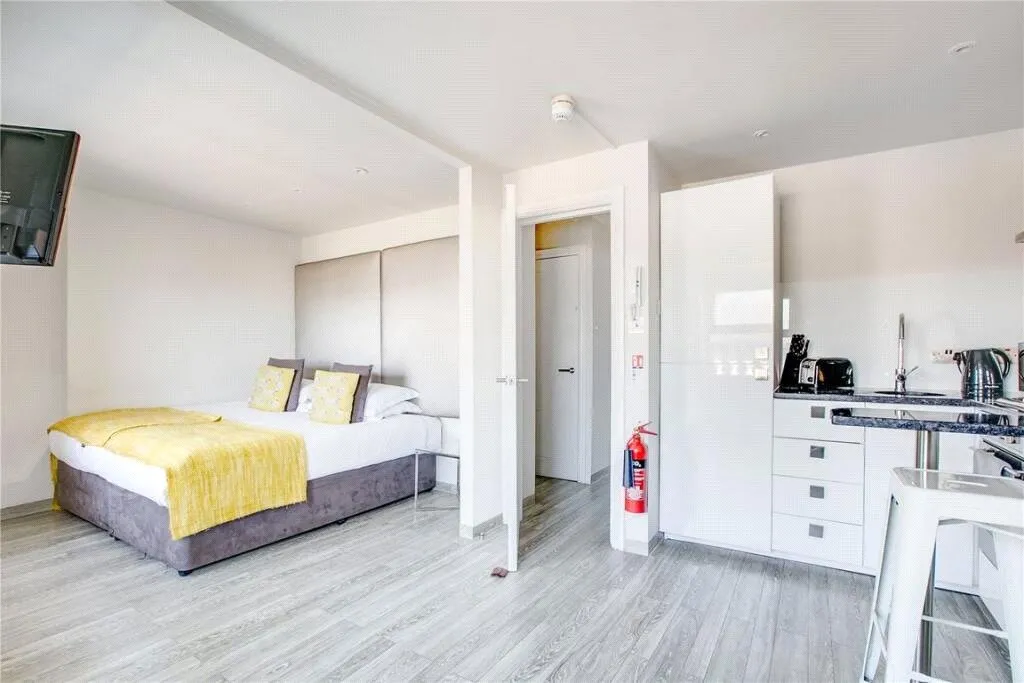 flat to rent, Warwick Road, London, SW5