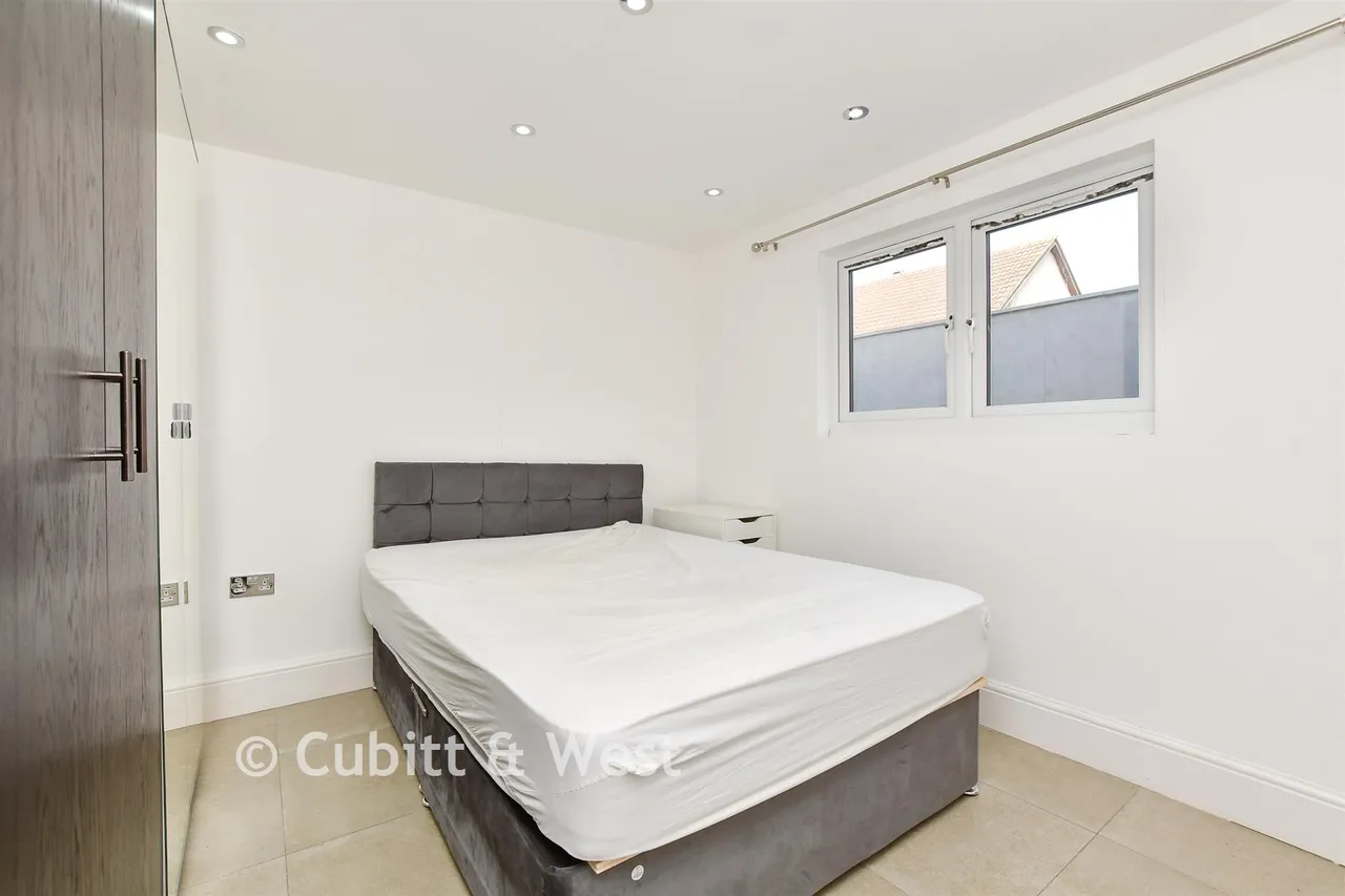 Harcourt Road, Thornton Heath, CR7, photo 11