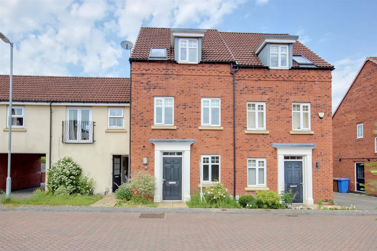 3 bed house for sale — Newman Avenue, Beverley