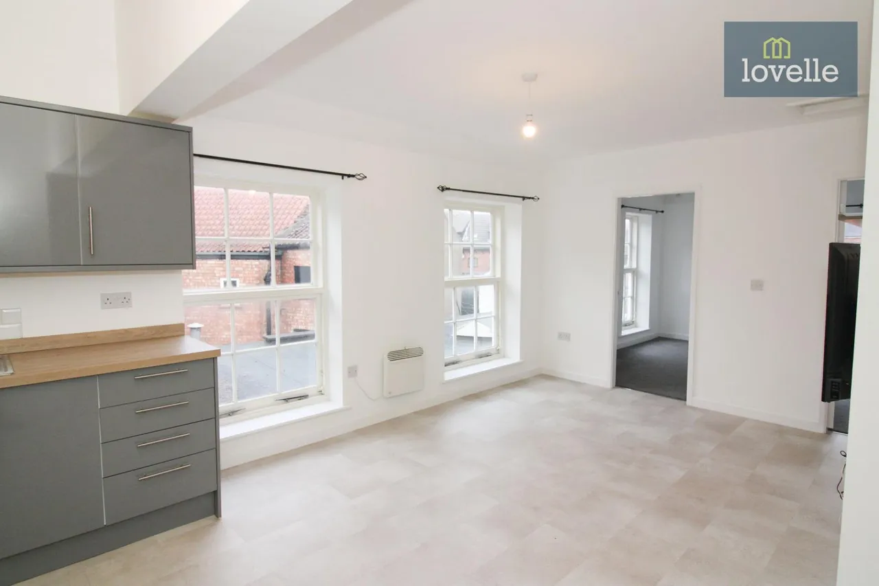 2 bed flat for sale, Mercer Row, Louth, LN11
