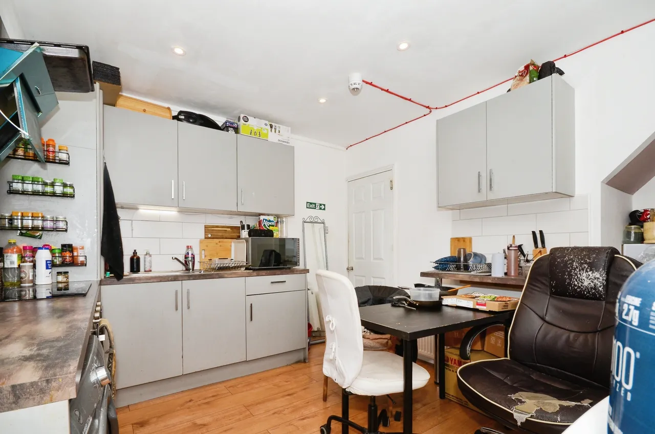Vicarage Road, Watford, WD18, photo 3