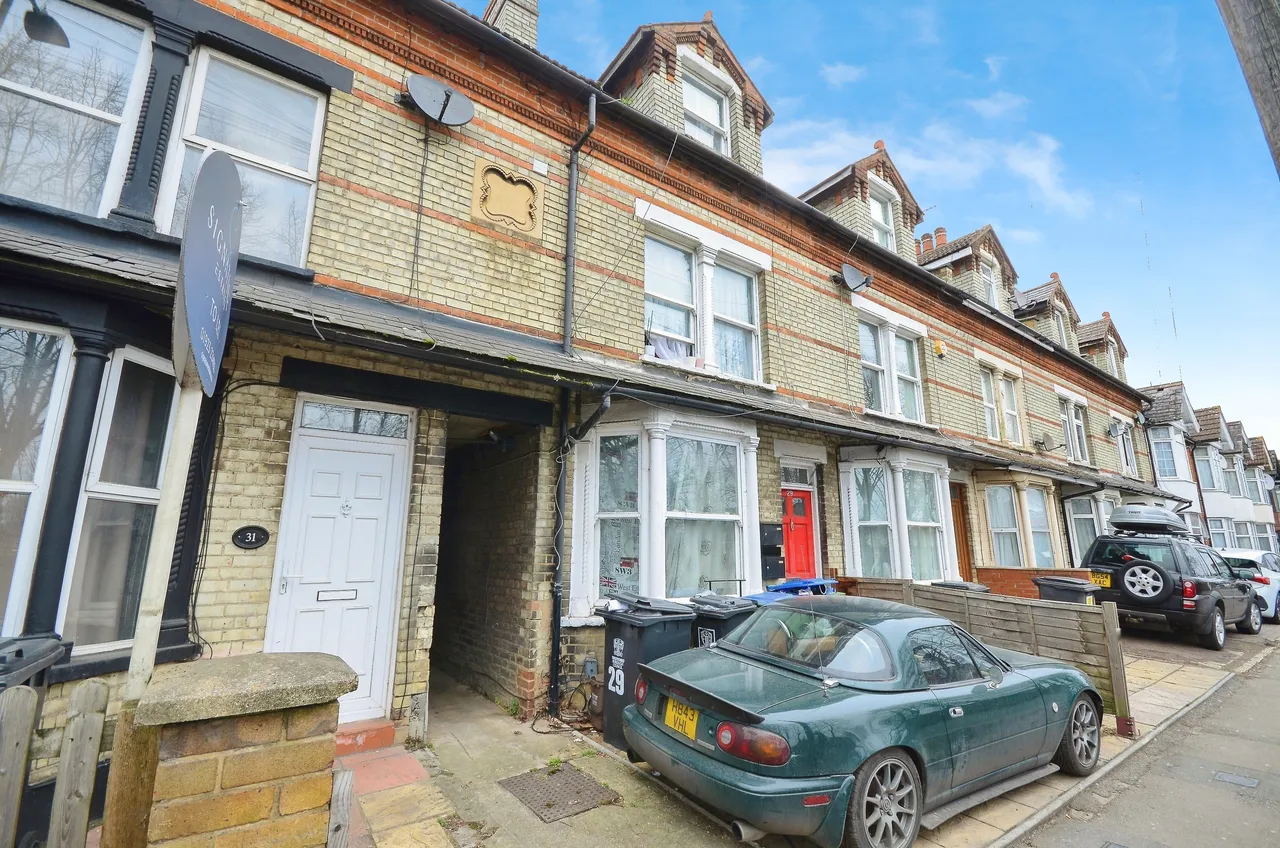 Vicarage Road, Watford, WD18, photo 2