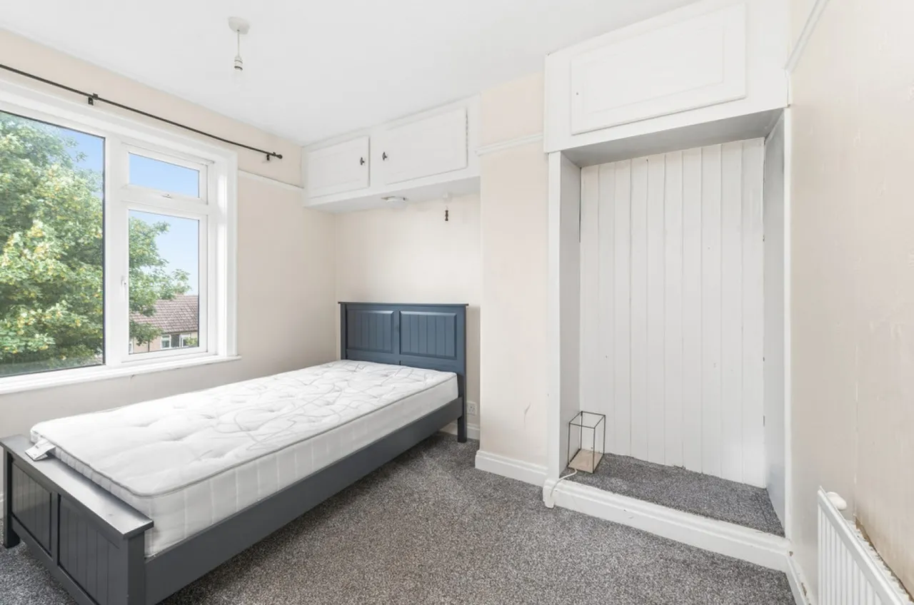 Sandene Drive, Crosland Moor, photo 7