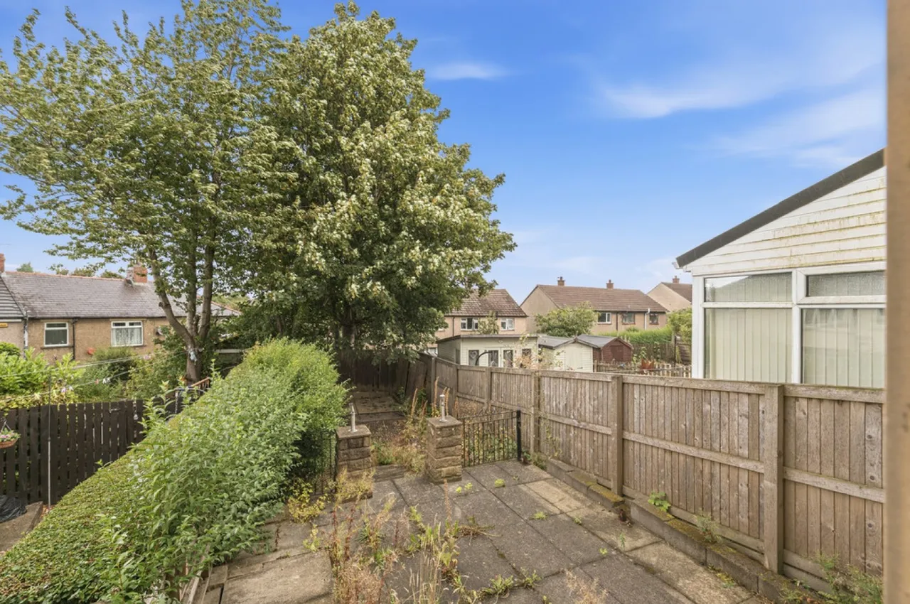 Sandene Drive, Crosland Moor, photo 4