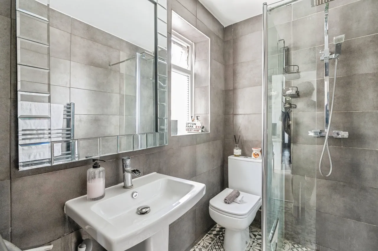 Brentwood Road, Grays, Essex, RM16, photo 13