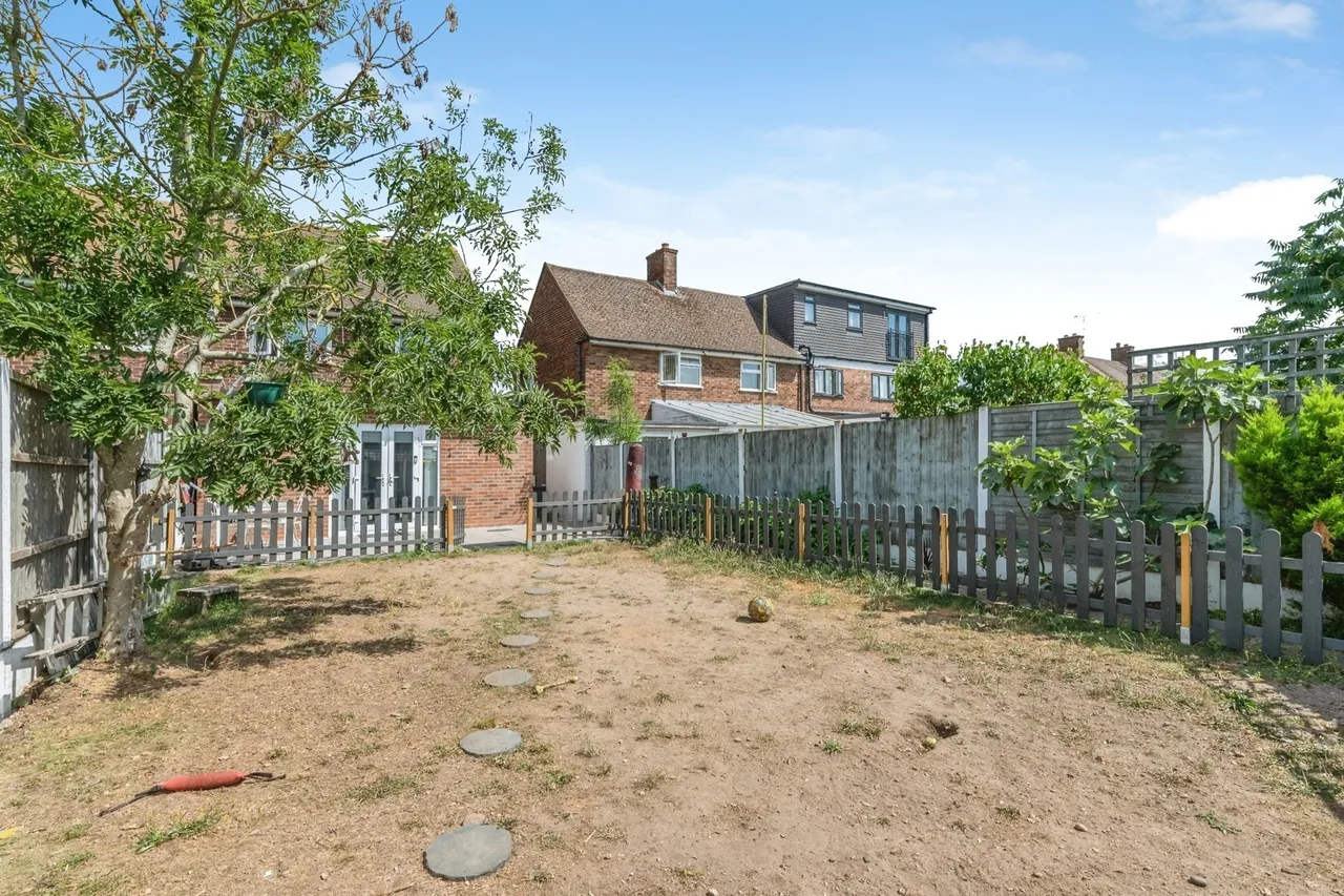 Brentwood Road, Grays, Essex, RM16, photo 19