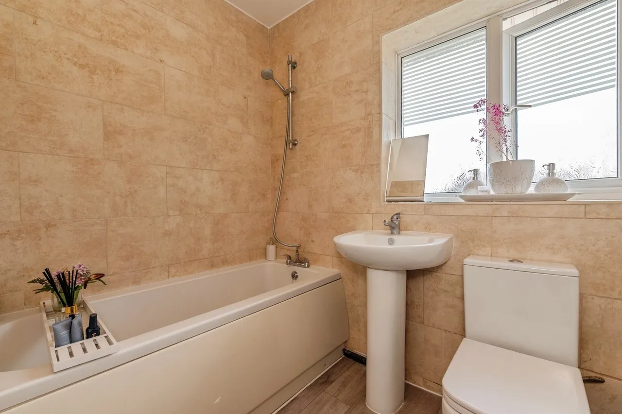 Brentwood Road, Grays, Essex, RM16, photo 18