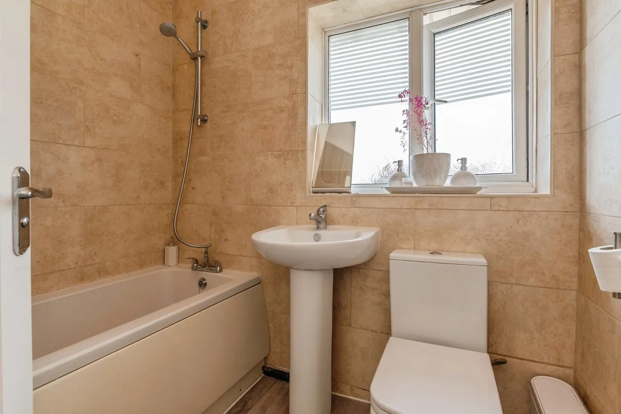 Brentwood Road, Grays, Essex, RM16, photo 17