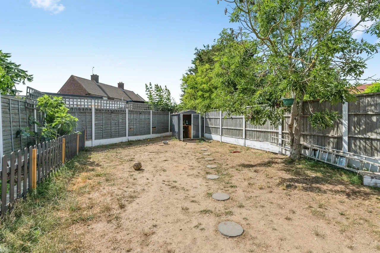 Brentwood Road, Grays, Essex, RM16, photo 4