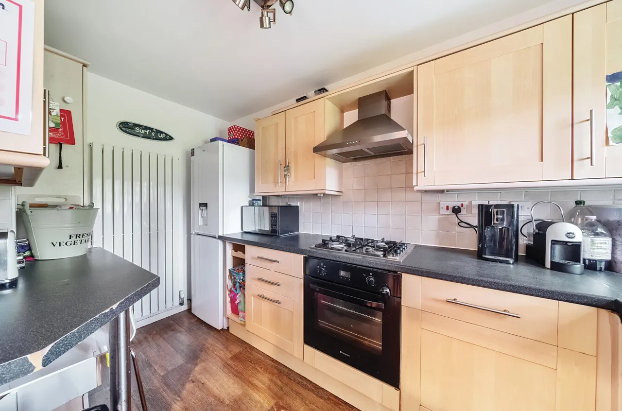 Ivy Drive, Lightwater, Surrey, GU18 5YY, photo 5