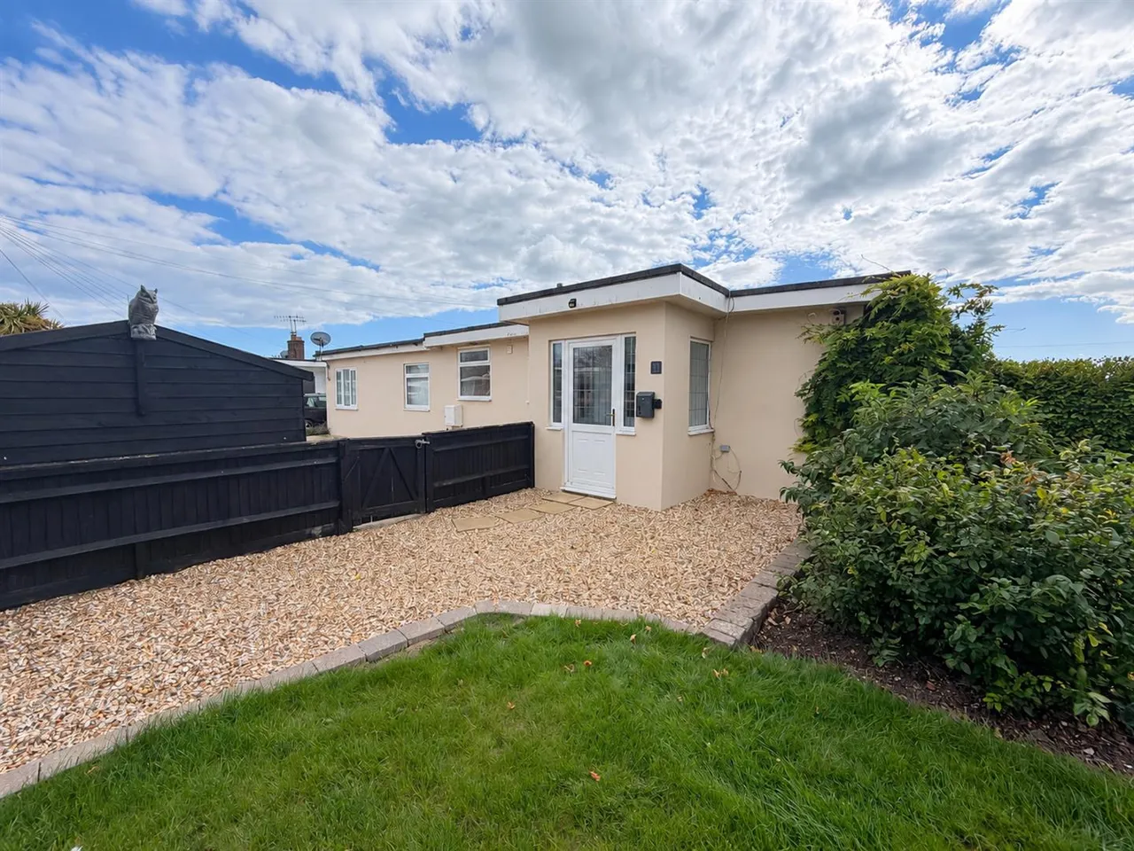 2 bed house to rent — Camber Drive, Pevensey Bay, Pevensey, BN24 6RN