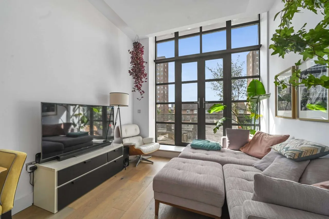 2 bed flat for sale, Chatham Place, London, E9