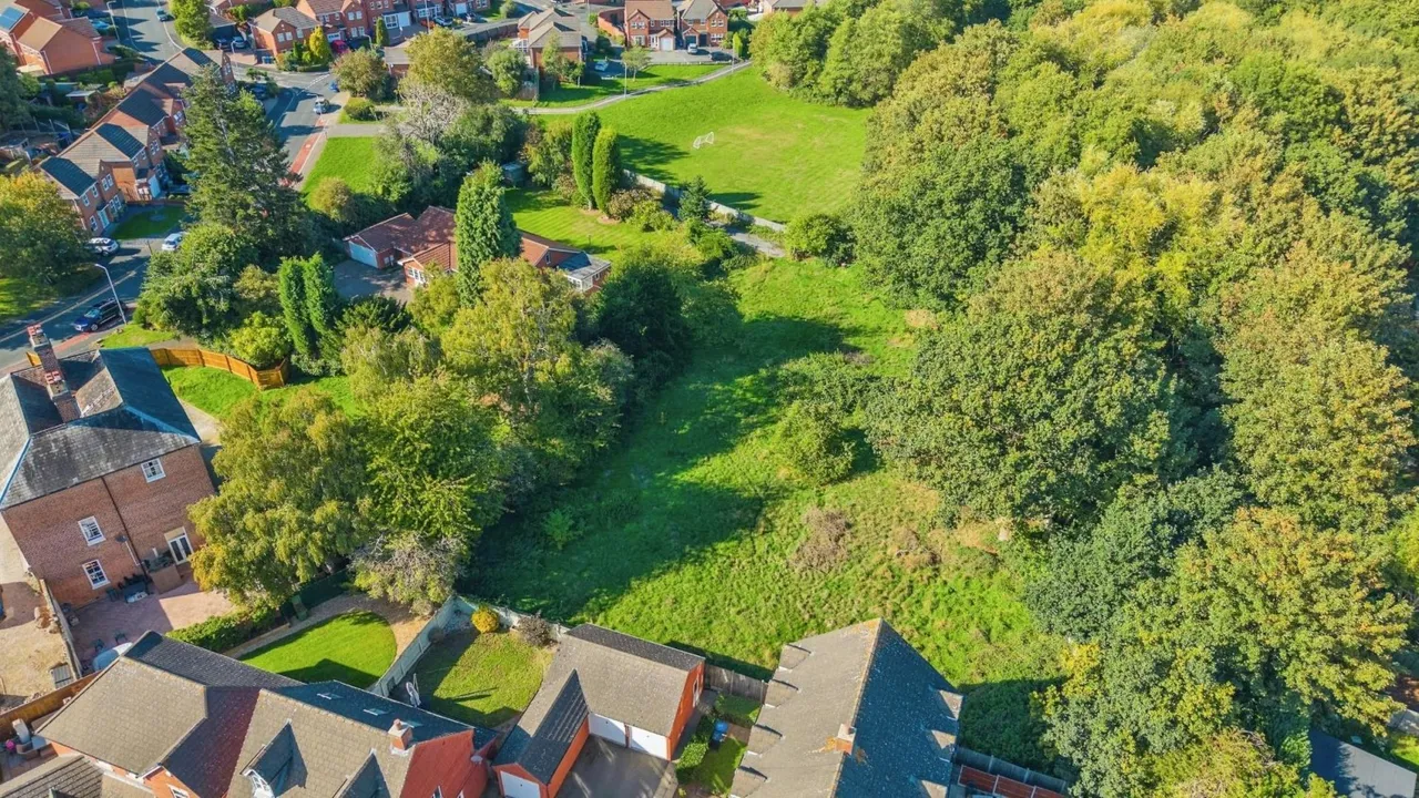 Watling Street, Wilnecote, B77, photo 35