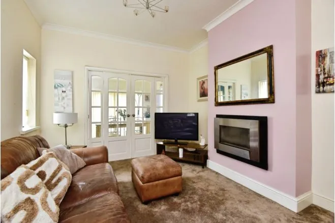 St. Johns Avenue, Newcastle, photo 5