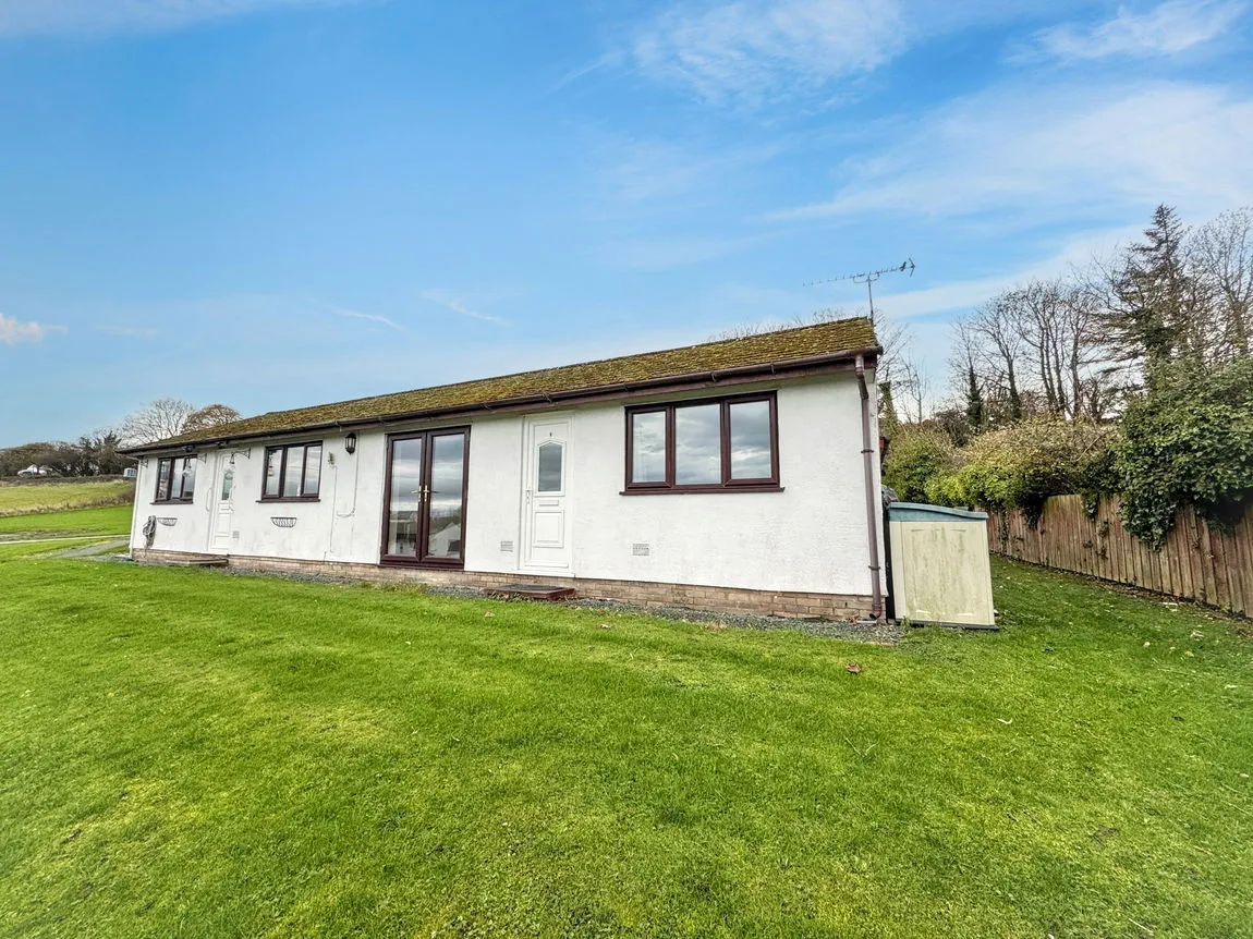 2 bed house for sale — Lakeside Cottages, Moelfre, Conwy, LL22 9RF