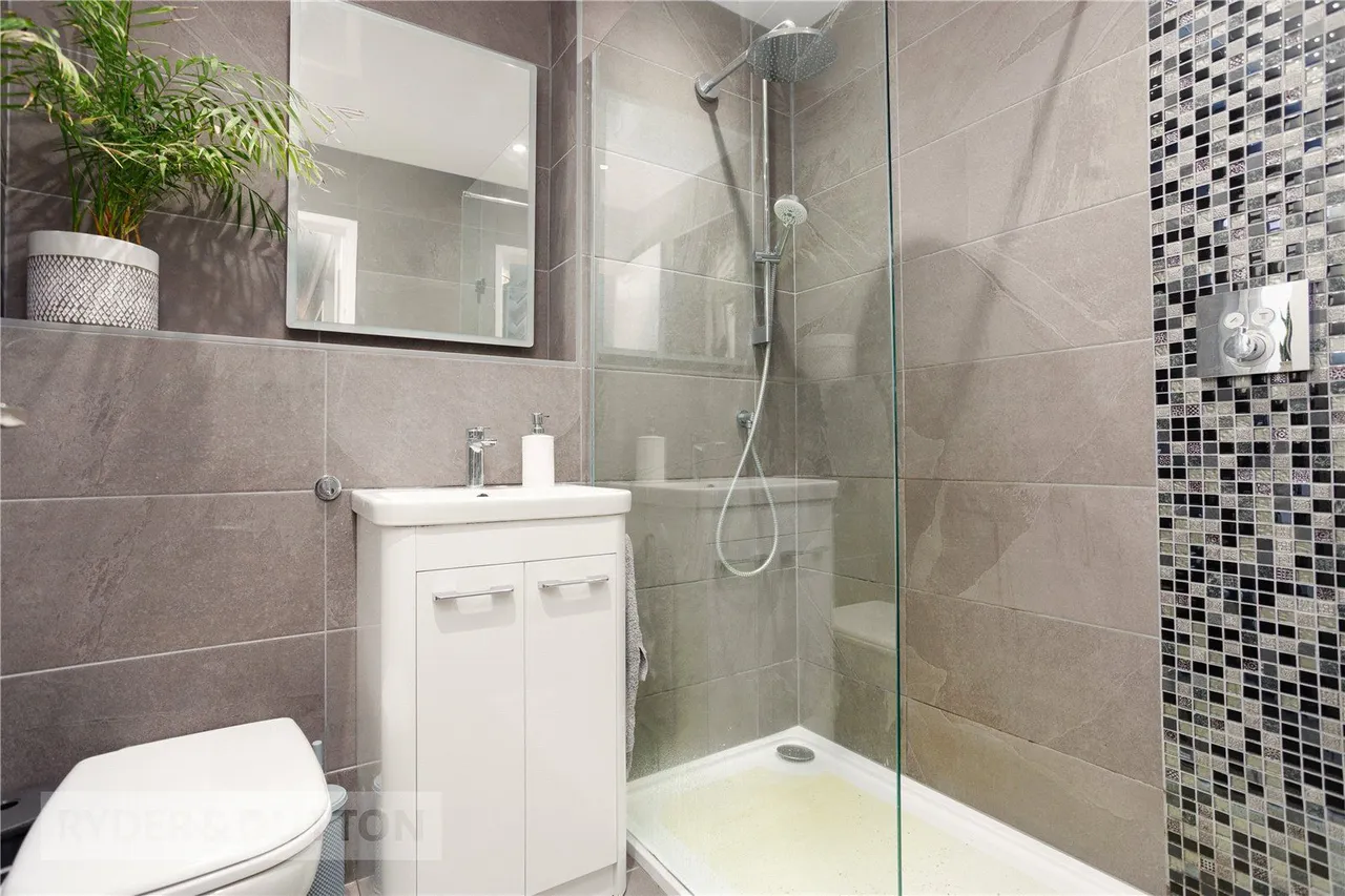 Clipsley Crescent, Moorside, OL4, photo 18