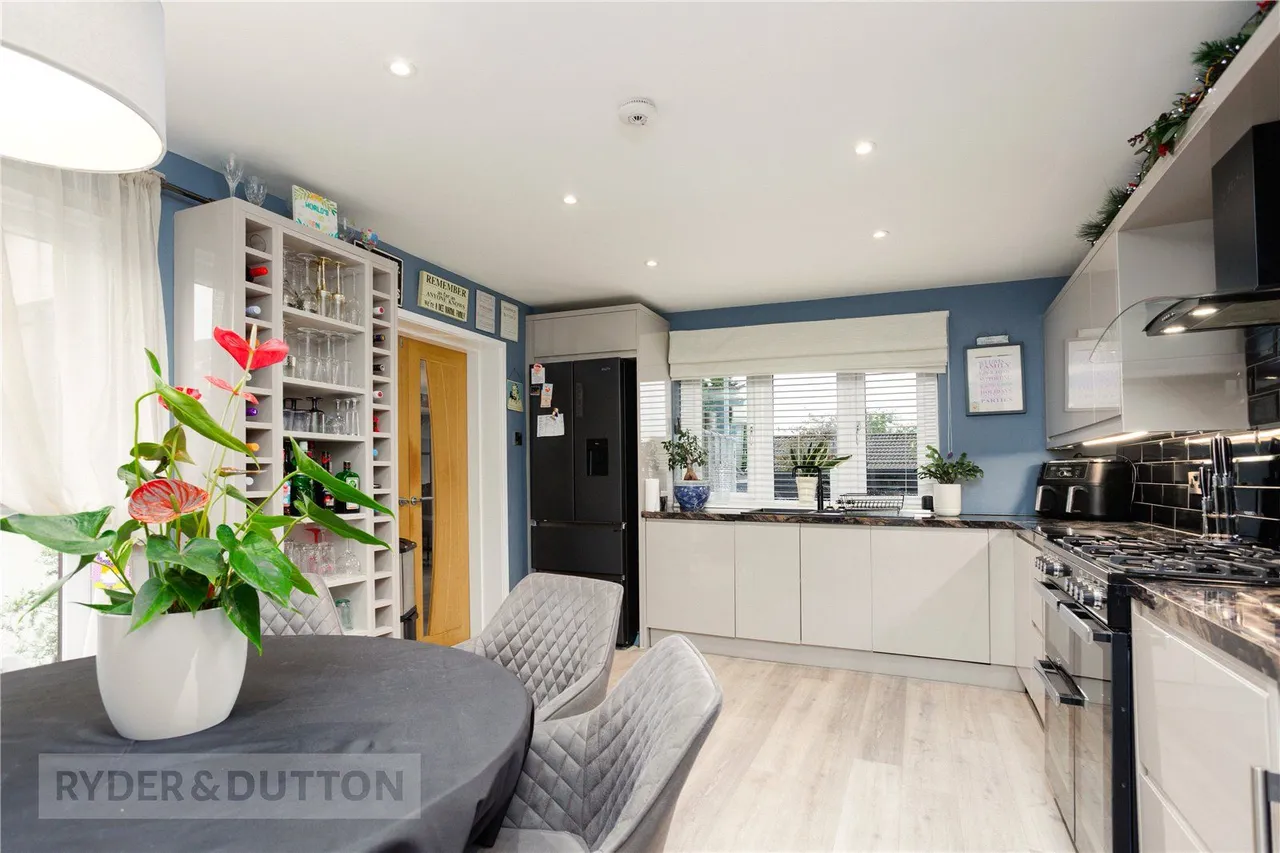 Clipsley Crescent, Moorside, OL4, photo 4