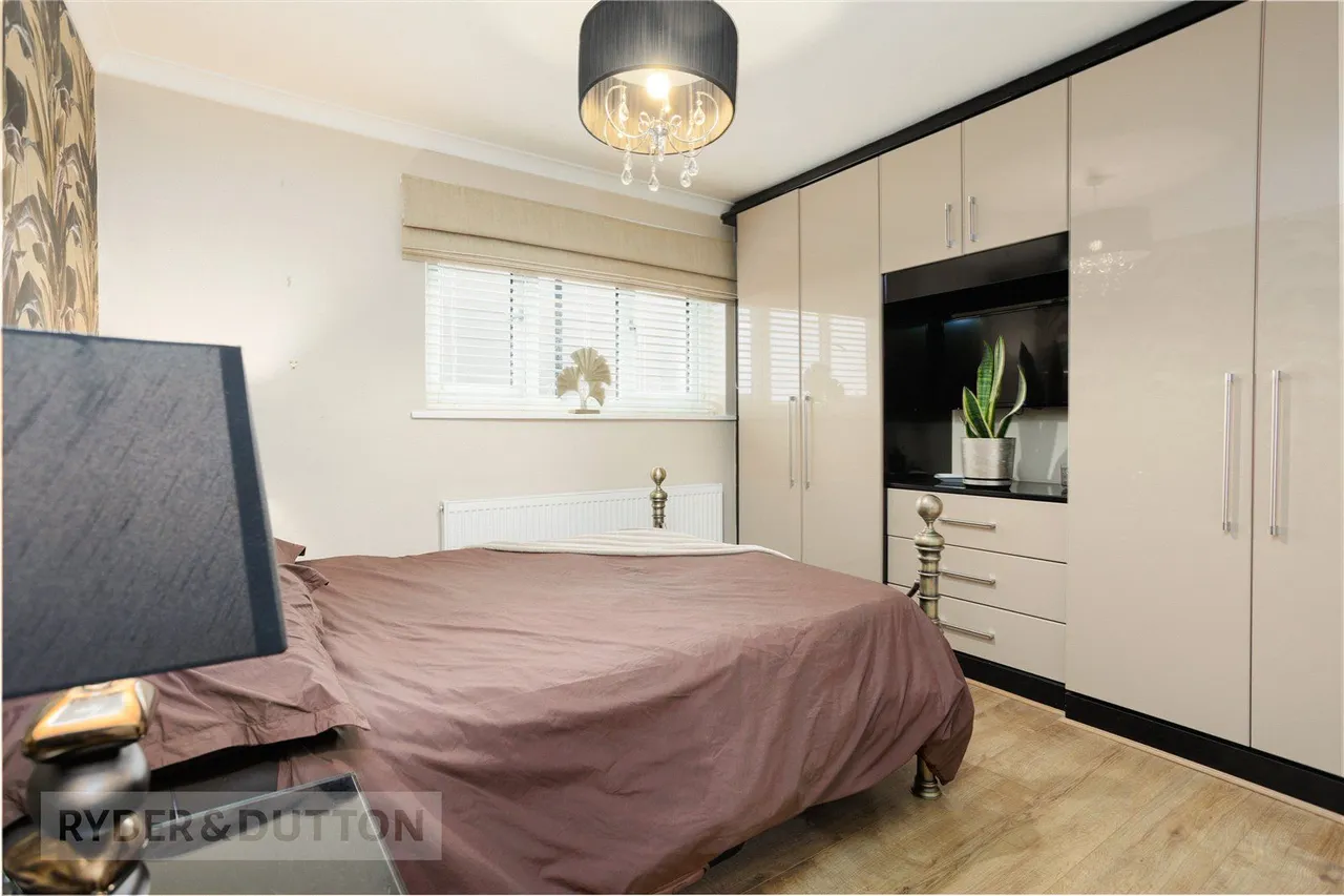Clipsley Crescent, Moorside, OL4, photo 9