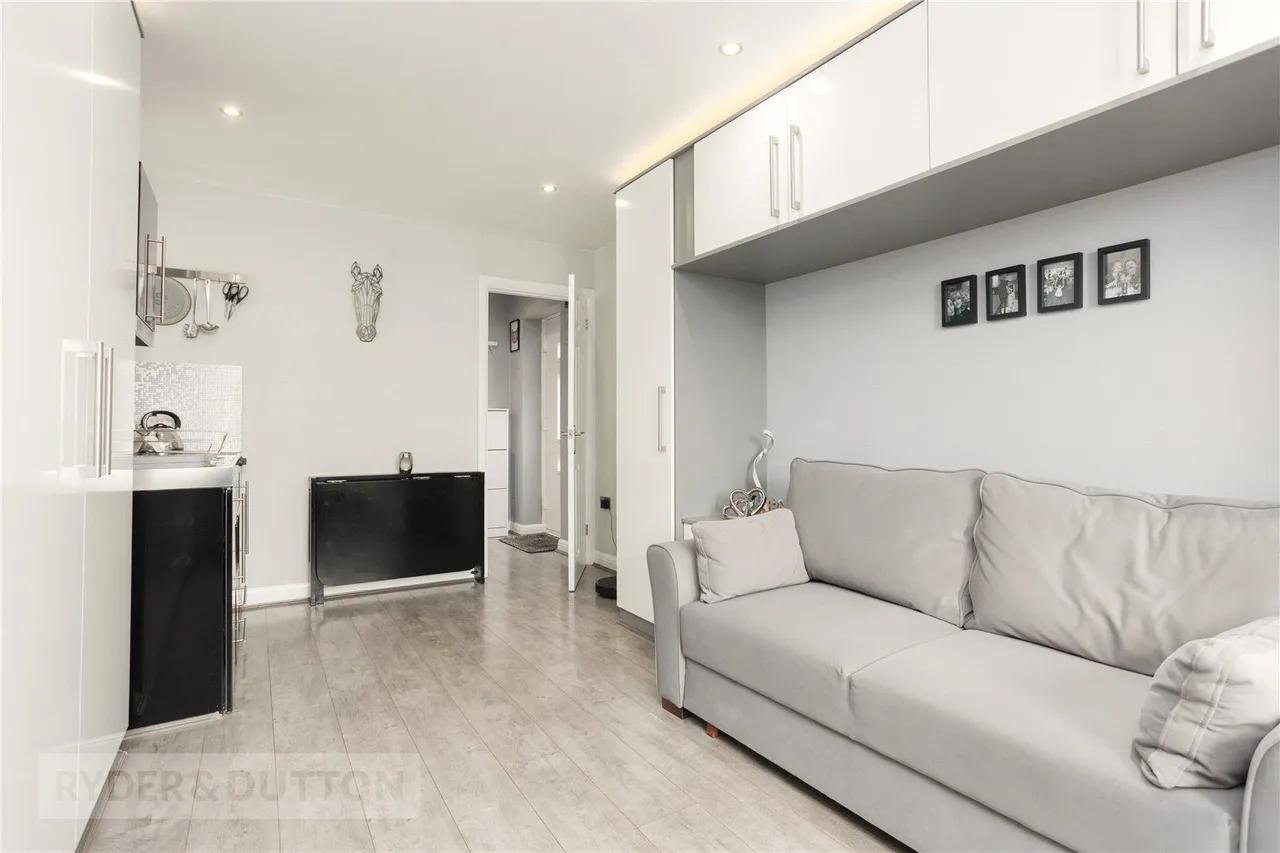 Clipsley Crescent, Moorside, OL4, photo 20