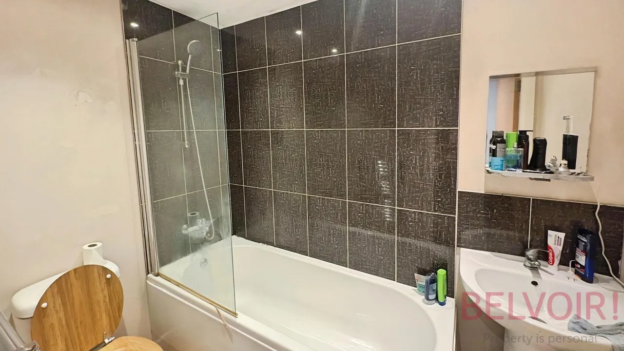 Queen Street, Morley, LS27, photo 6