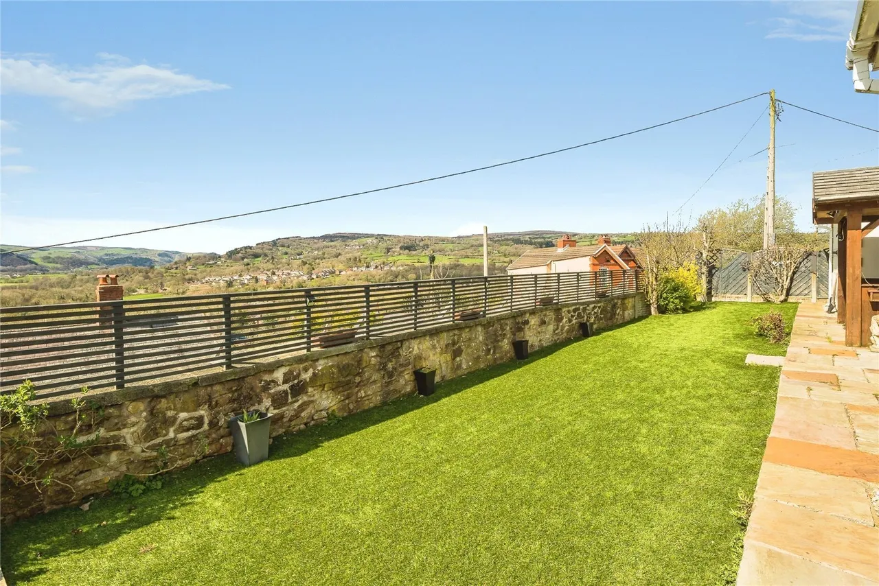 Tan Y Graig, Cefn Mawr, LL14, photo 39