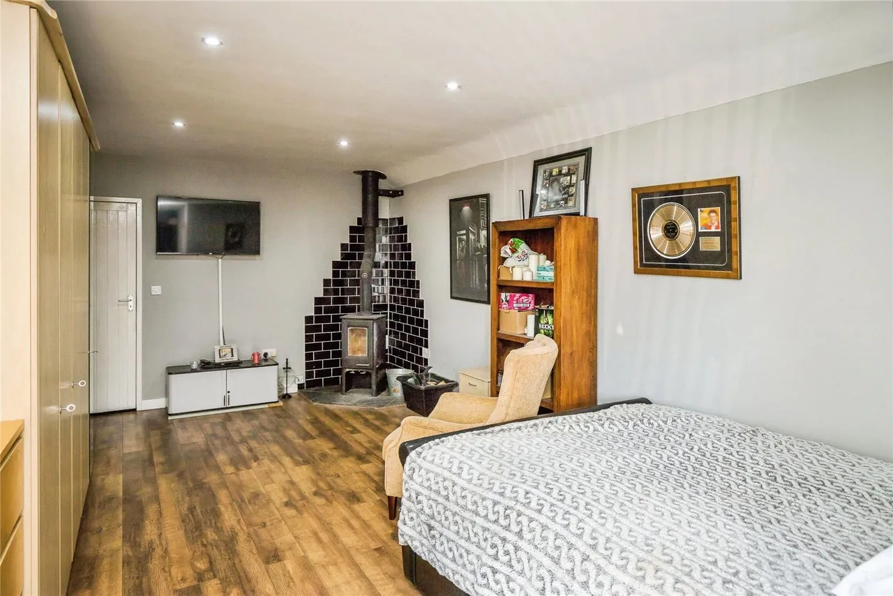 Tan Y Graig, Cefn Mawr, LL14, photo 36