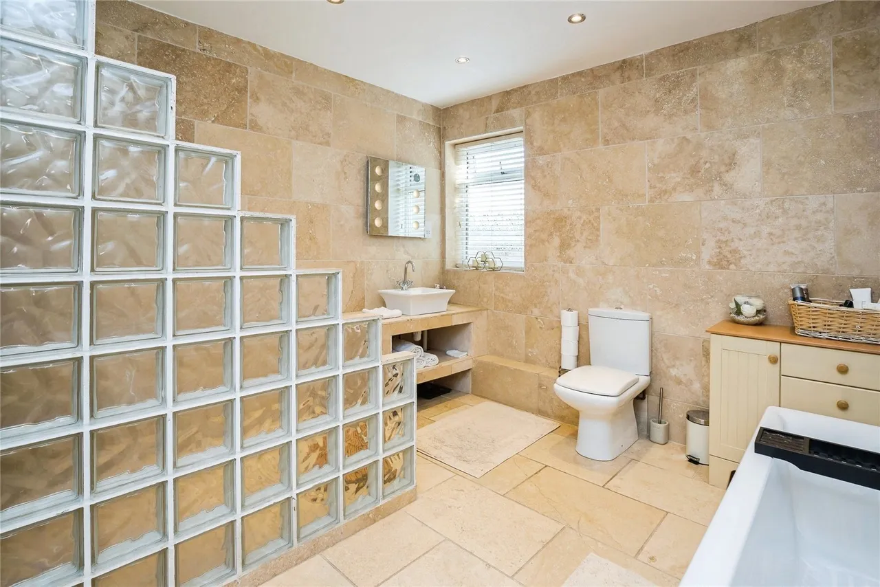 Tan Y Graig, Cefn Mawr, LL14, photo 32