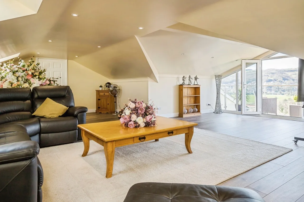 Tan Y Graig, Cefn Mawr, LL14, photo 16