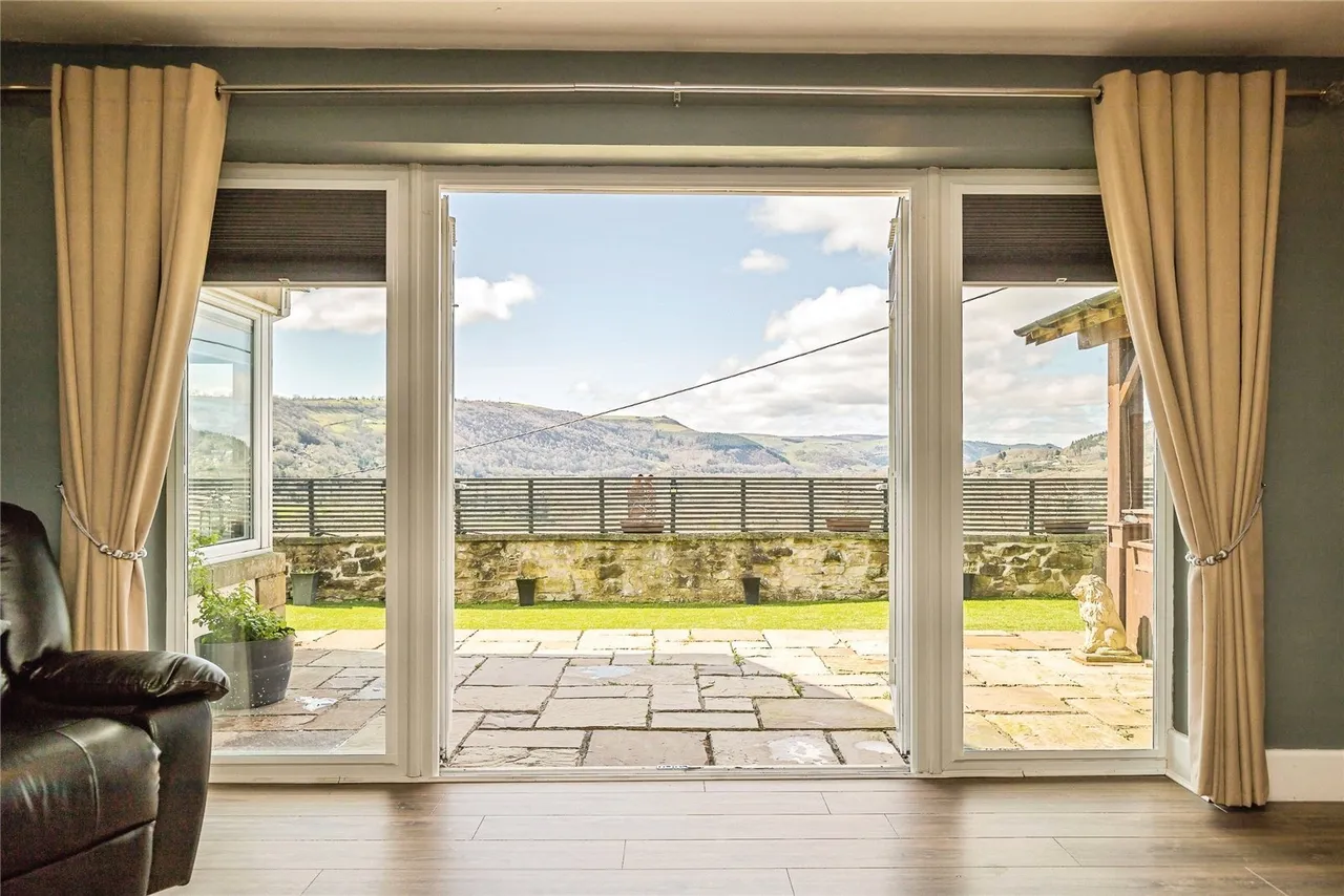 Tan Y Graig, Cefn Mawr, LL14, photo 14