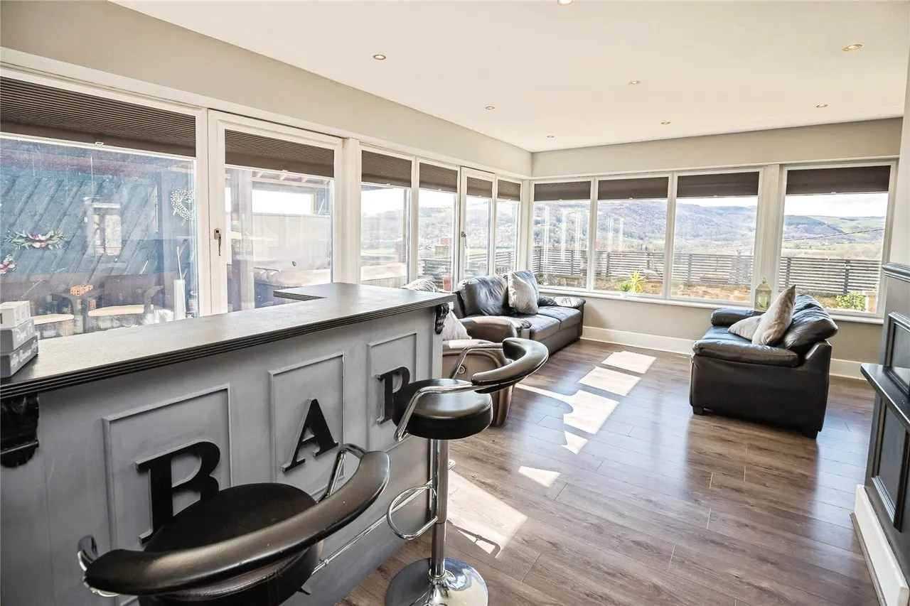 Tan Y Graig, Cefn Mawr, LL14, photo 9